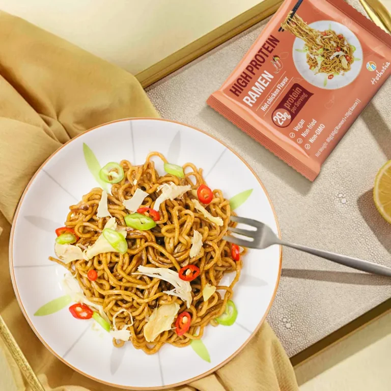Ramen alto en proteínas con sabor a pollo picante, Fideos ramen proteicos